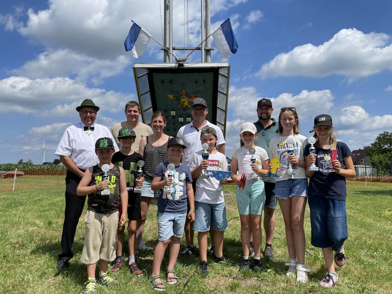 Die stolzen Sieger des Kindervogelschießens. Foto: Schützenbruderschaft Millingen
