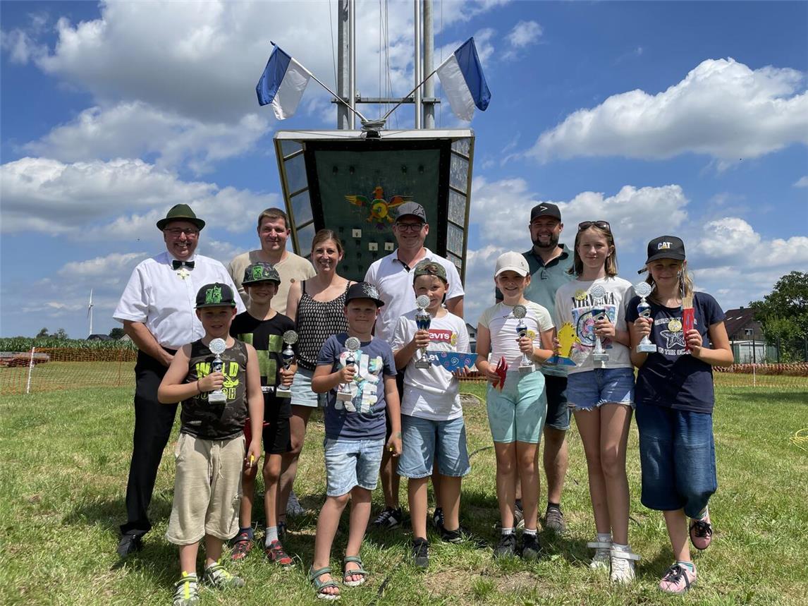Die stolzen Sieger des Kindervogelschießens. Foto: Schützenbruderschaft Millingen