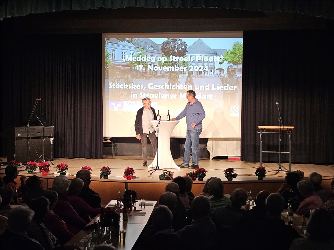 Die Straelener Mundartfreunde freuen sich auf viele Besucher beim „Meddeg Op Stroels Ploatt“. Foto: Kulturring Straelen