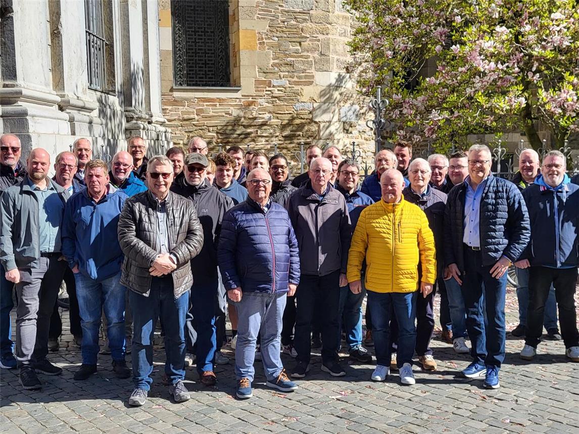 Die Straelener Schützen füllten ihren Einkehrtag mit einer Fahrt in die Domstadt Aachen. Foto: privat