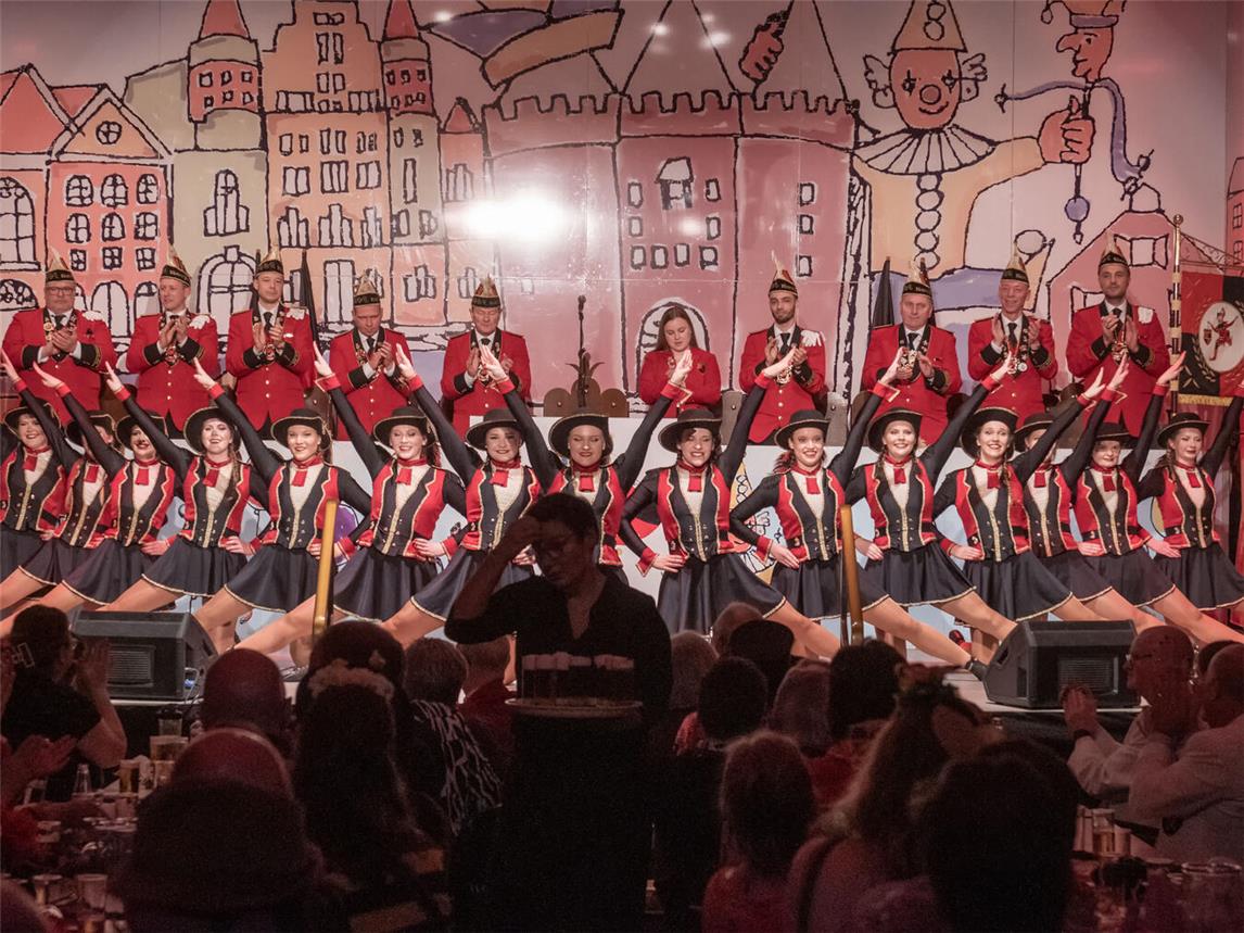 Die Tanzdarbietungen rissen das Publikum mit. NN-Foto: Gerhard Seybert