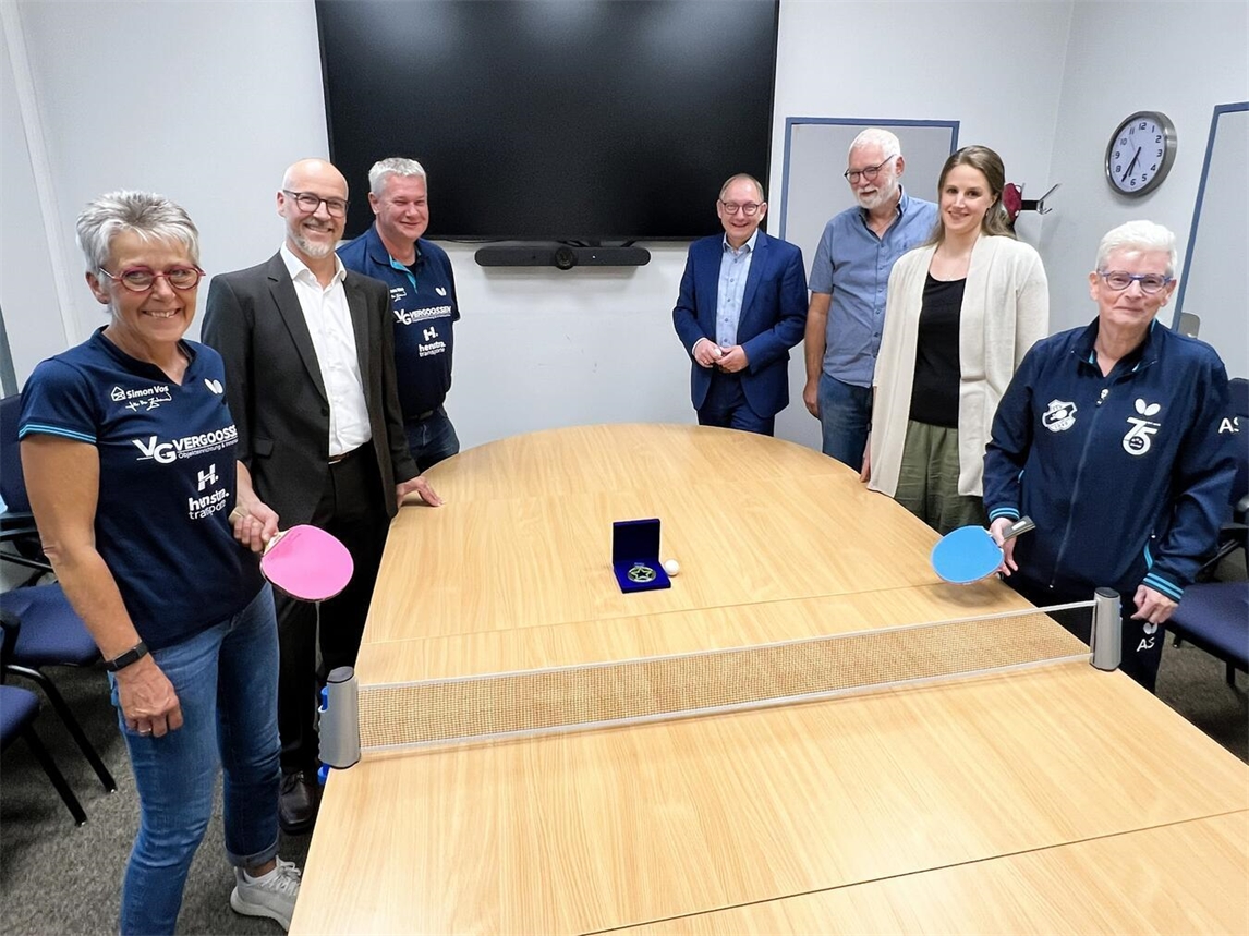 Preisträger-Feier in Rees: Andrea Köster, Dirk Krämer, Marcel Dahmen, Bürgermeister Hense, Ludger Dahmen, Christine Klanten, Angela Stevens.