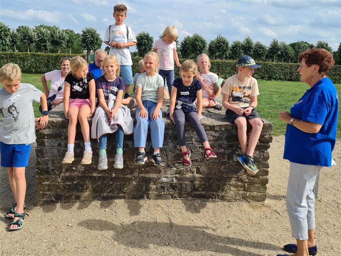 Die teilnehmenden KInder bei ihrem Besuch im APX. Foto: privat