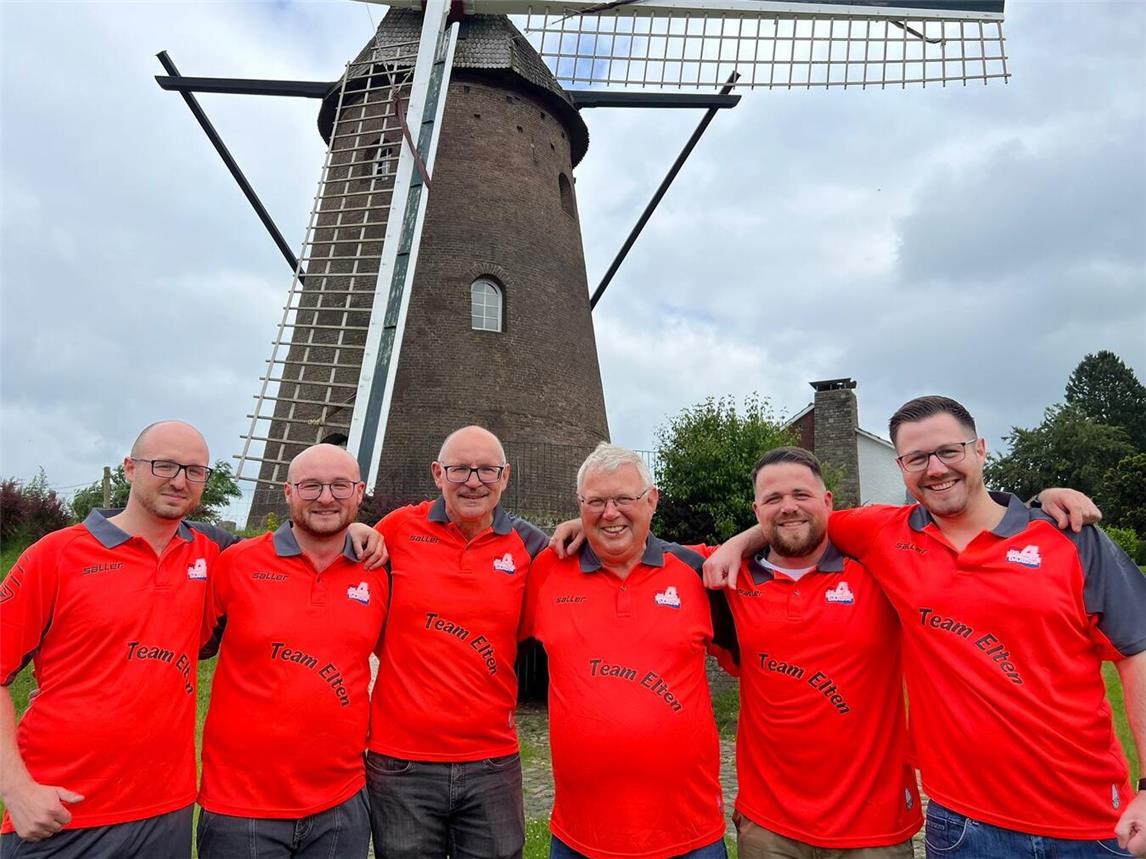 Die Teilnehmer aus Elten: (v. l.) Marius, Kilian und Christoph Kukulies sowie Karl Heinz, Edwin und Erik Müller. Foto: privat