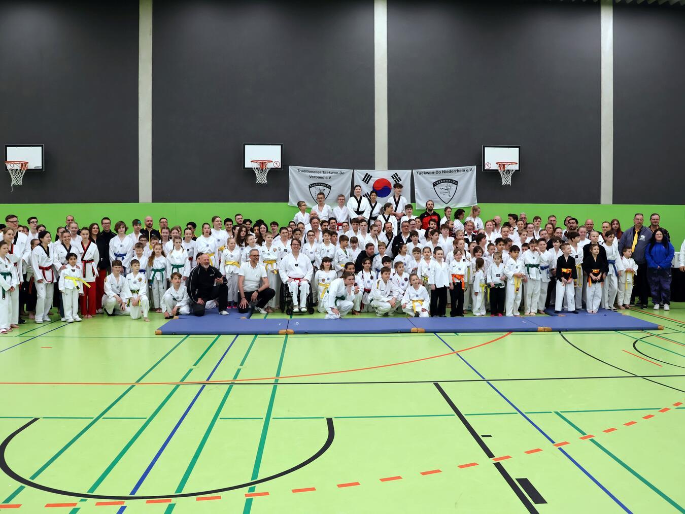 Die Teilnehmer der Deutschen Meisterschaften in Rees. Foto: privat