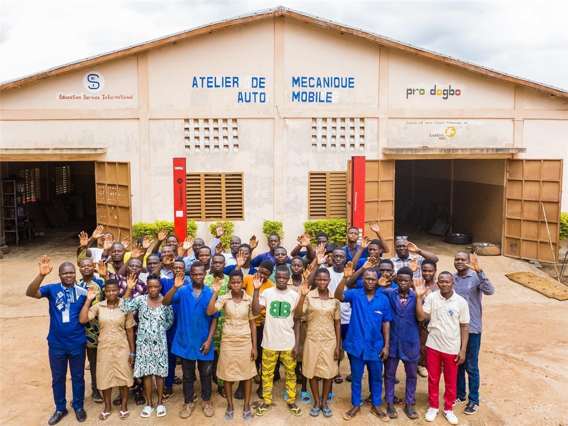 Die Teilnehmer der pro dogbo Reise nach Benin, besuchen viele historische Orte und Bildungsstätten. Foto: pro dogbo