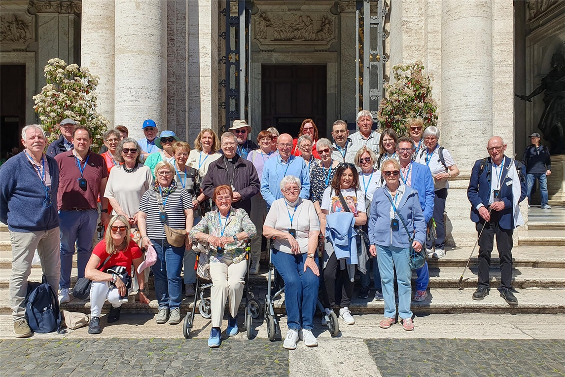 "Reisegruppe mit Weihbischof Dr. Stefan Zekorn und Leiter Franz-Thomas Sonka in Rom während der Osterfeiertage"