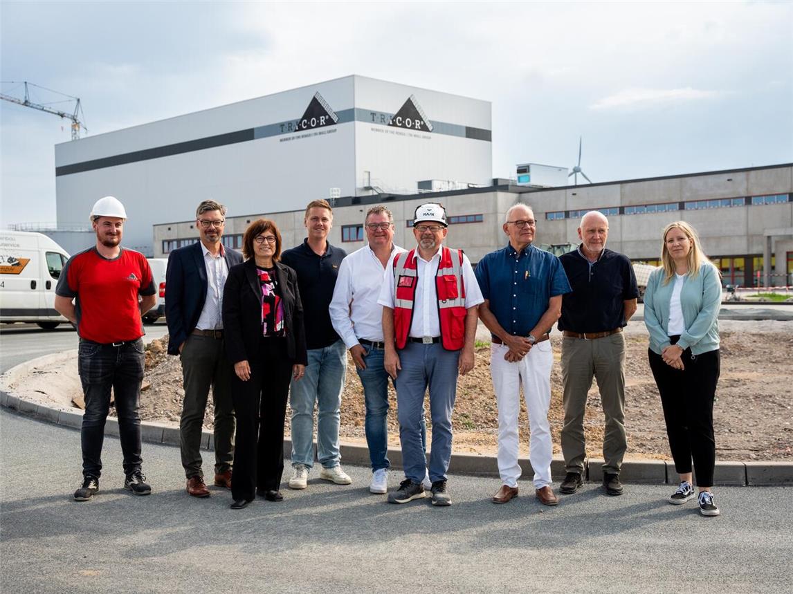 Die Teilnehmer der Sommertour beim Unternehmensbesuch bei Tricor im Gewerbepark Weeze-Goch. Foto: Wirtschaftsförderung Kreis Kleve 