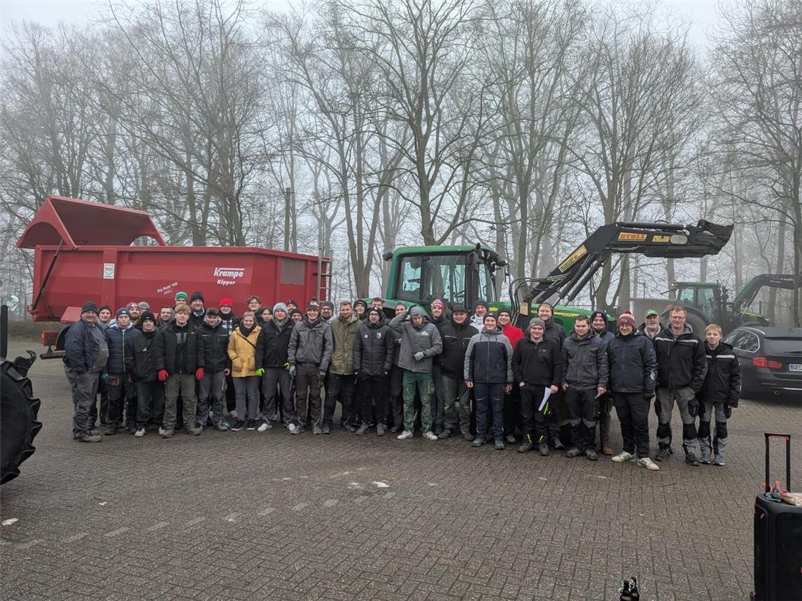 Die Teilnehmer der Tannenbaumsammelaktion 2025. Foto: privat