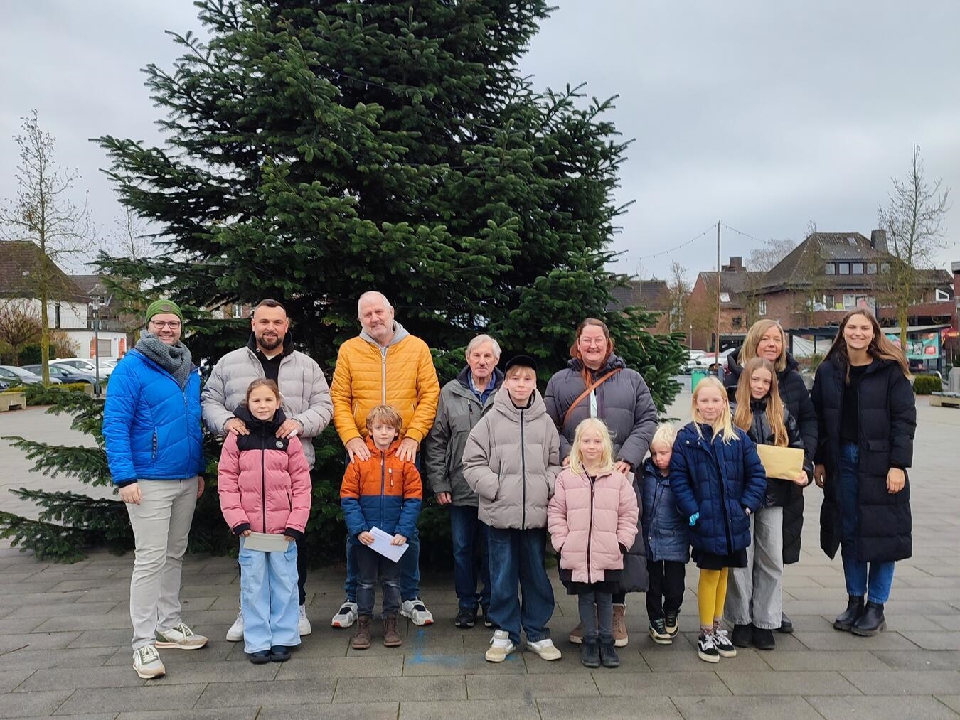 Die Teilnehmer derSternverlosung. Foto: Gemeinde Weeze