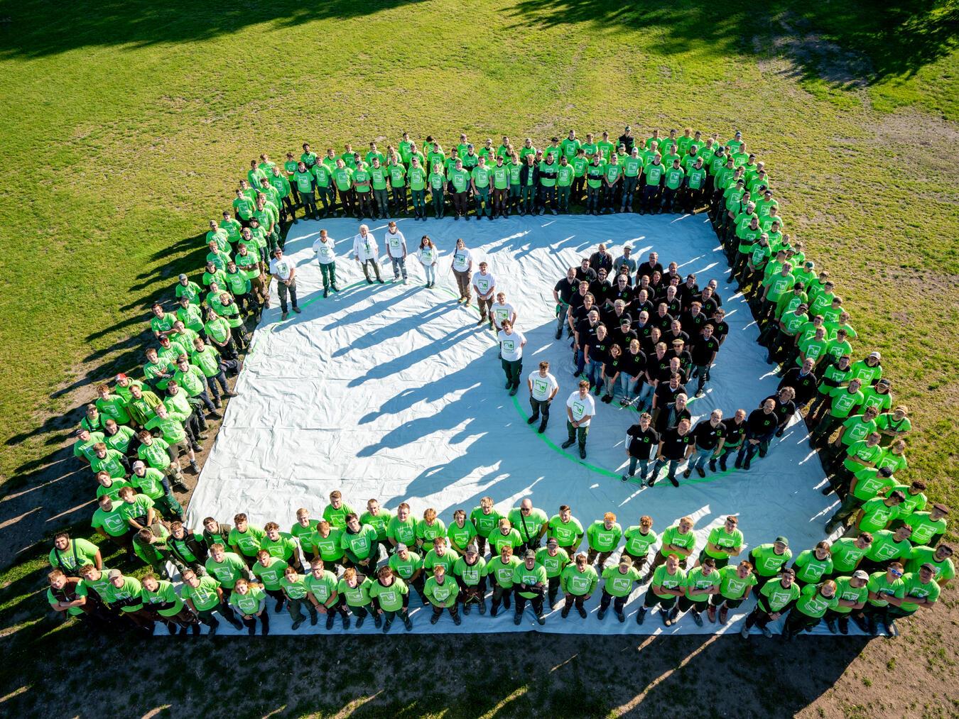 Die Teilnehmer des diesjährigen Landschaftsgärner-Cups NRW. Foto: VGL NRW/Wolfram Schubert