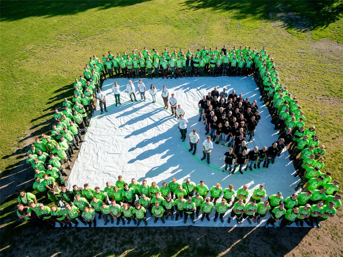 Die Teilnehmer des diesjährigen Landschaftsgärner-Cups NRW. Foto: VGL NRW/Wolfram Schubert
