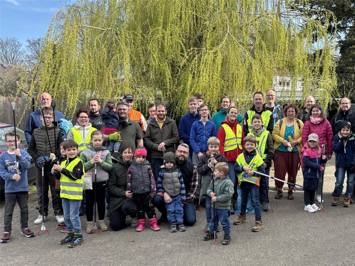 Die Teilnehmer des „Dreck-weg-Tags“ in Elten. Foto: St.-Martinus-Bruderschaft