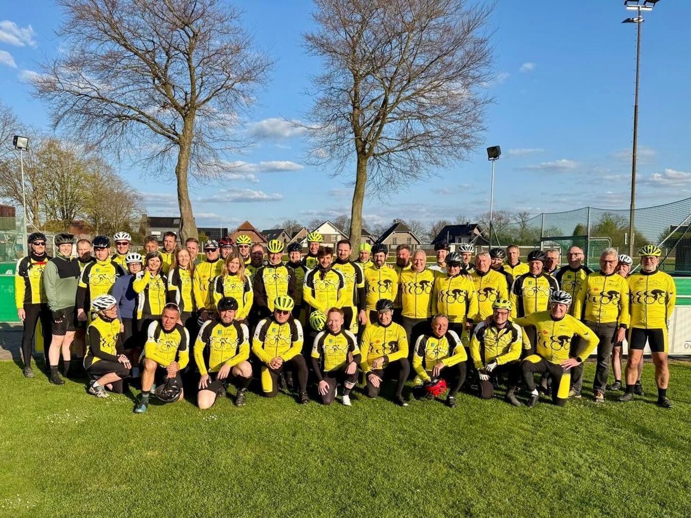 Die Teilnehmer des offiziellen Saisonstarts. Foto: Radsportgruppe Borussia Veen