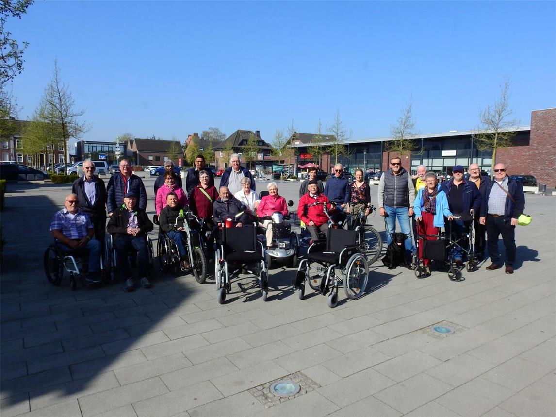 Die Teilnehmer des Rundgangs. Foto: privat