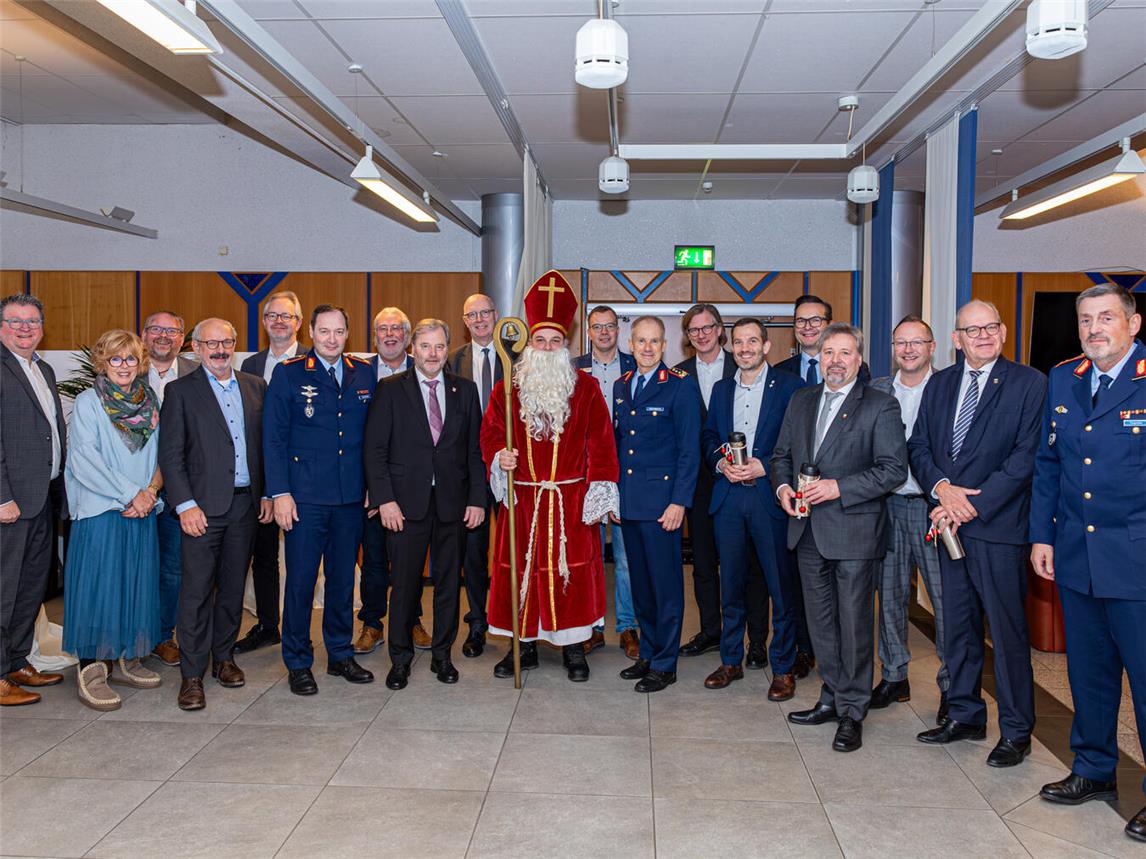 Die Teilnehmer des traditionellen Bürgermeisterfrühstücks in der von-Seydlitz-Kaserne in Kalkar. Foto: Luftwaffe Kalkar/ Marvin Ink