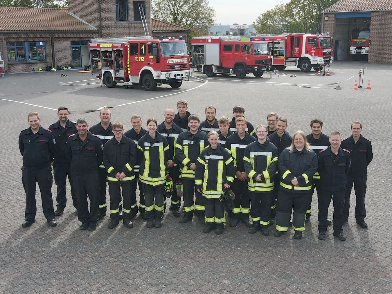 "Teilnehmer und Ausbilder des Modul 4-Lehrgangs, Gruppenfoto, Weiterbildung, Seminar, Bildung"