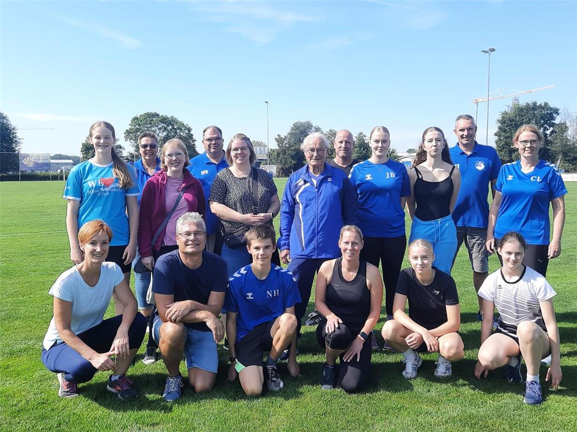 Die Teilnehmer und Helfer beim Aktionstag in Birten. Foto: privat