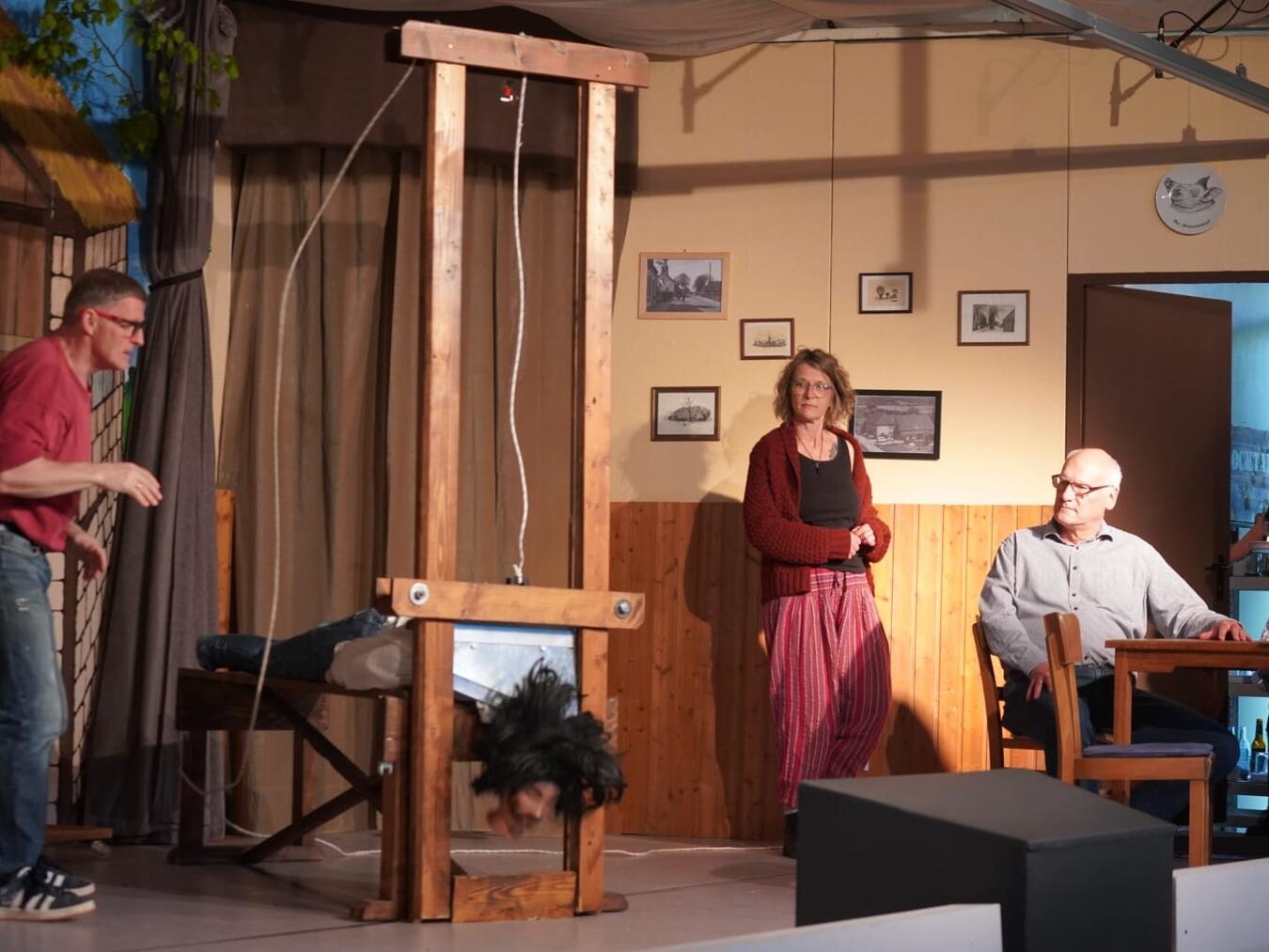 "Theatergruppe Wemb feiert 100 Jahre mit 'Schinderhannes' Aufführung, NN-Foto von Gerhard Seybert"