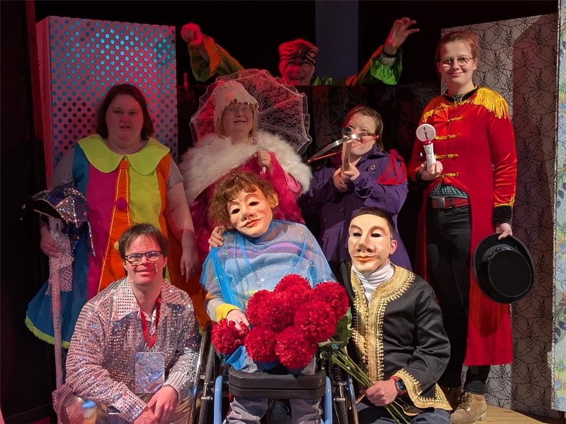 Die Theatergruppe „Paraplu“ ist eine Gruppe von acht Schauspielern mit Handicap, die seit mehreren Jahren gemeinsam in der Theater- und Kulturwerkstatt Haldern proben. Foto: privat