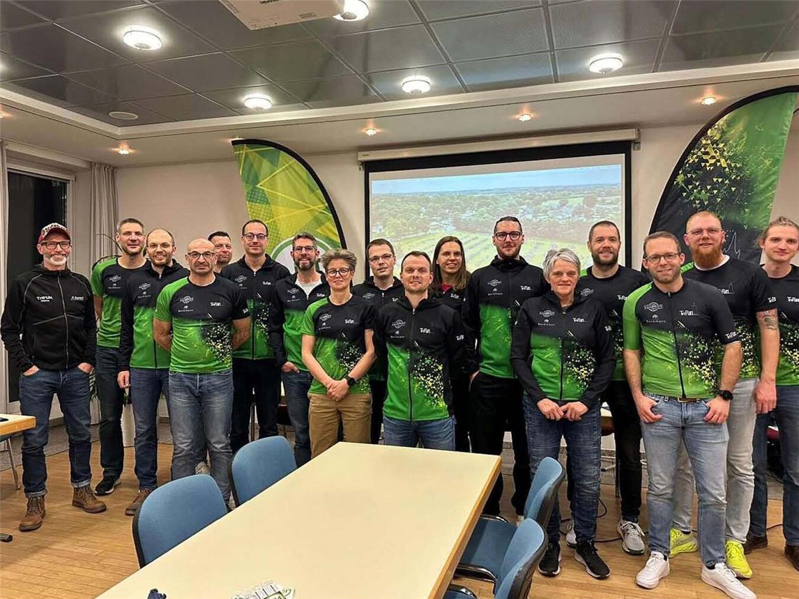 Die Triathleten des Vereins freuen sich auf den Niederrhein Triathlon am Wisseler See. Foto: TriFun Kleve