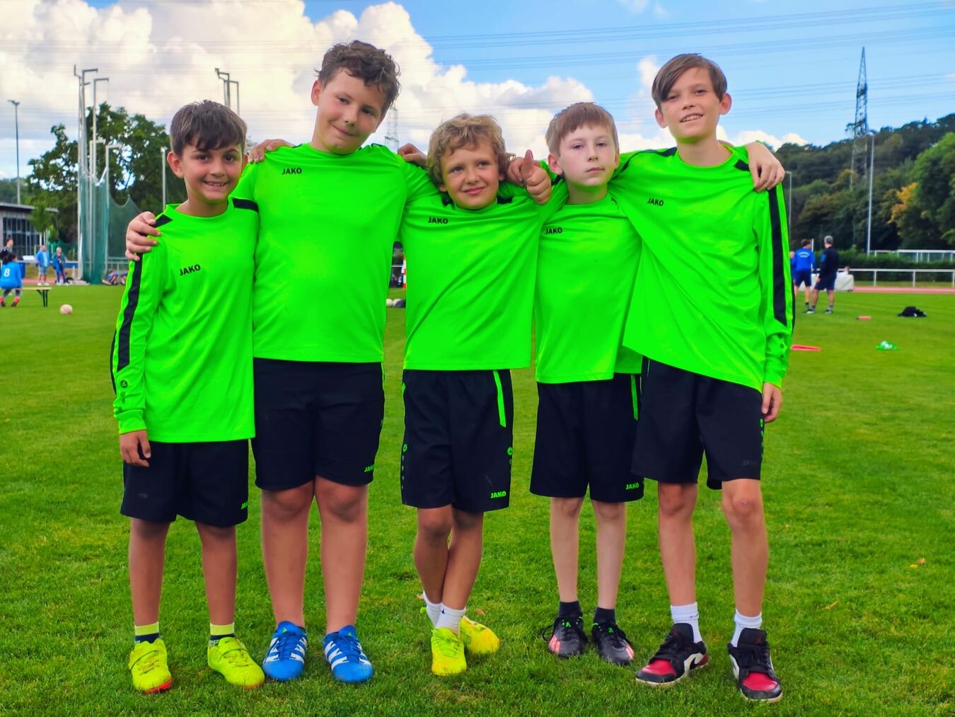 "U12-Teamfoto mit Theo Denker, Paul Möller, Matz Vermaßen, Ole Carsten, Nick Opdemom"