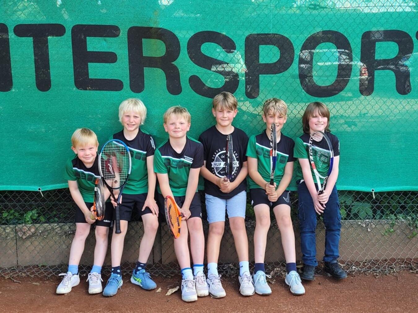 Die U9-Spieler: (v.r.) Jacob Kempkens, Hannes Strücker, Laurenz Mey, Henry Wey, Paul Steffen und Henri Werke.