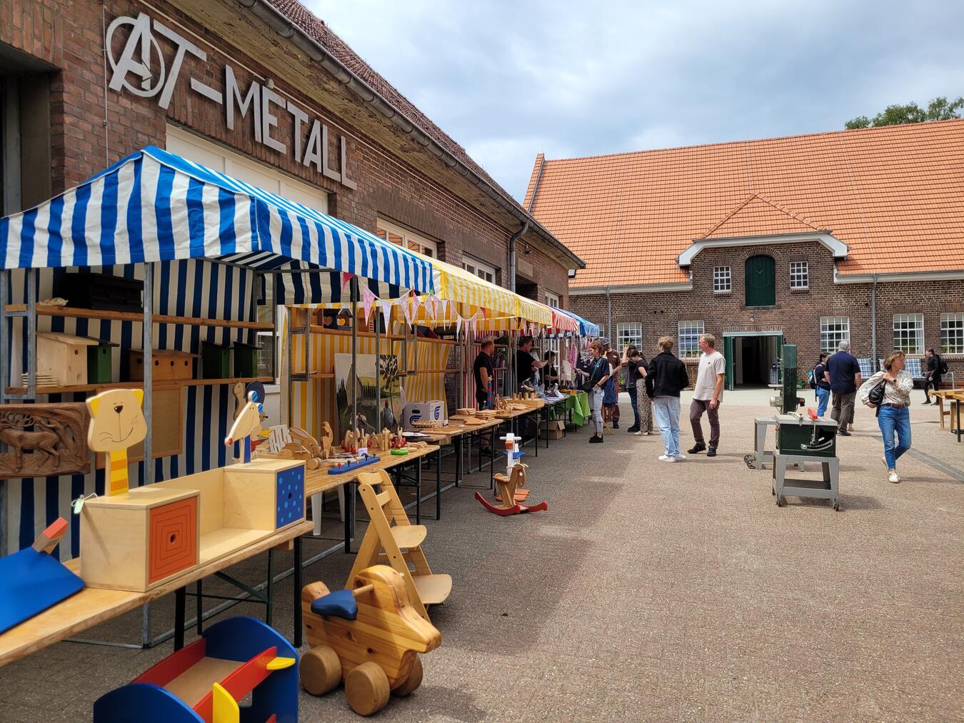 Die Veranstaltung war ein voller Erfolg – geprägt von guter Stimmung, interessanten Begegnungen und einem lebendigen Miteinander. Foto: LVR-Klinik