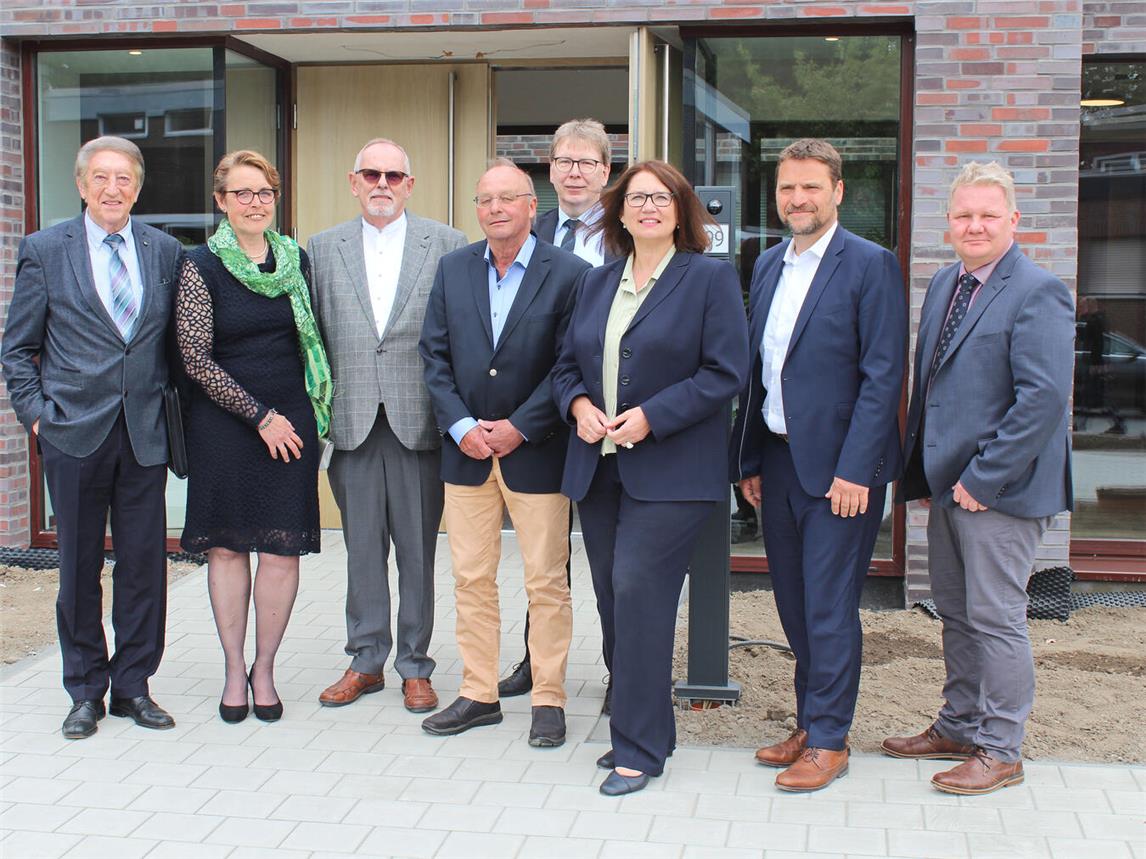 Die Verantwortlichen freuen sich, dass das Hospiz seine Arbeit aufnehmen kann. NN-Fotos: Thomas Langer