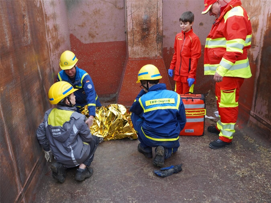 Die Versorgung von Verletzten gehörte zum Übungsszenario. Fotos: privat