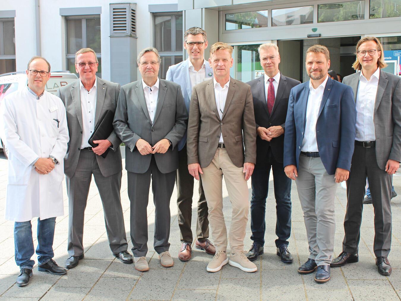 Die Vertreter des Krankenhaus-Zweckverbands Niederrhein haben sich an der bundesweiten Aktion beteiligt. NN-Foto: Thomas Langer