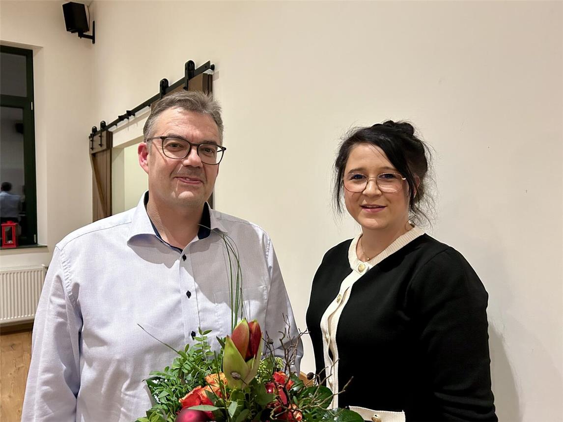 Die Vorsitzende des CDU-Gemeindeverbands Issum mit dem frisch gewählten Bürgermeisterkandidaten Alexander Alberts.Foto: privat