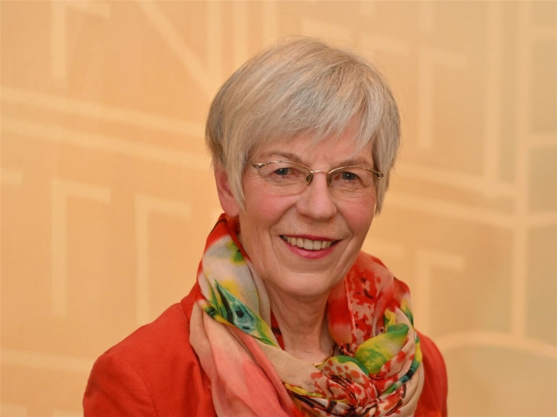 "Liss Steeger vom Kneipp-Verein Gelderland präsentiert das H-E-B-E-L-Prinzip in einem Vortrag."