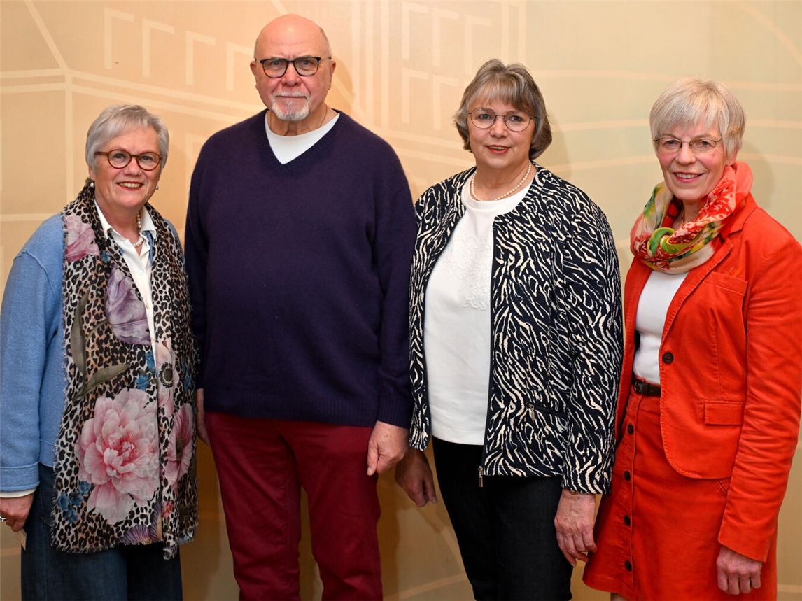 Vorstandsmitglieder des Kneipp-Vereins Gelderland, Zweite Vorsitzende Margret Voßeler-Deppe, Schriftführer Lutz Grützner, Schatzmeisterin Henni Bogers, Erste Vorsitzende Liss Steeger 

