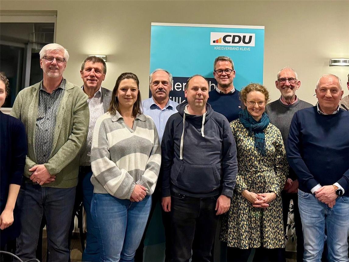 Die Wahlkreiskandidaten mit dem Vorsitzenden. Foto: CDU Weeze