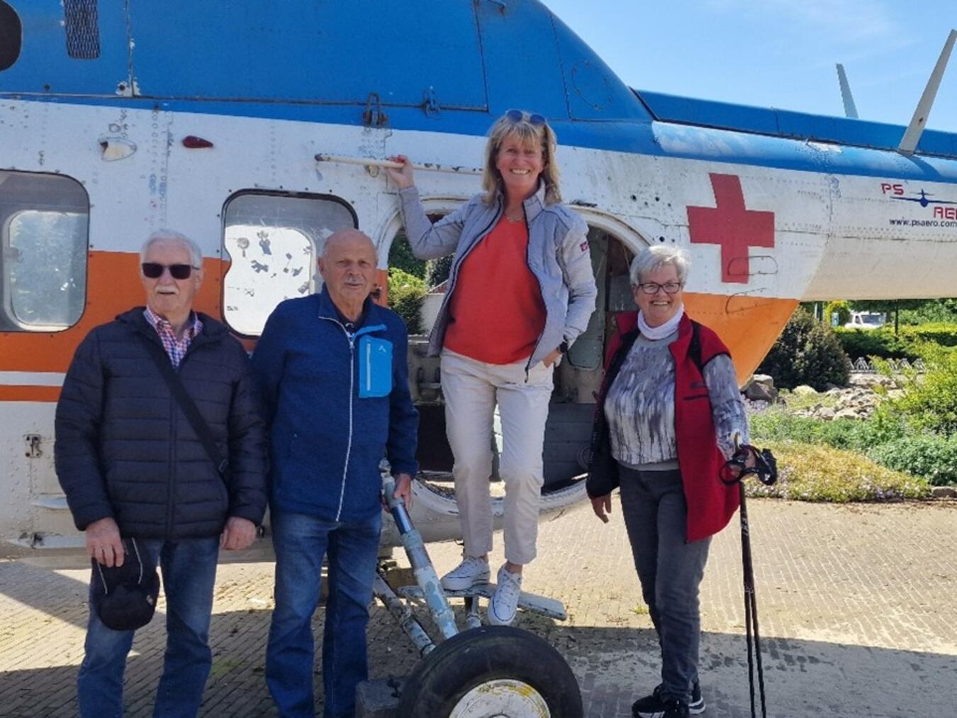 Die Wanderfreunde Nieukerk freuen sich auf eine große Beteiligung bei ihrem nächsten Ausflug. (V.l) Peter Schiffer, Hans Kreutzer, Anja Momper, Angelika Pommerin.Foto: Privat