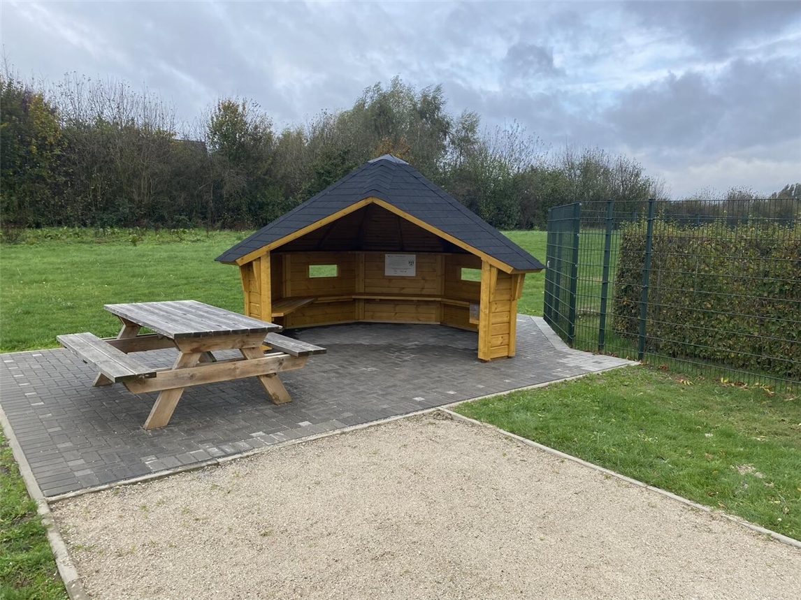 Die Wetterschutzhütte am Boule-Spielfeld.Foto: SV Viktoria 1922 Winnekendonk