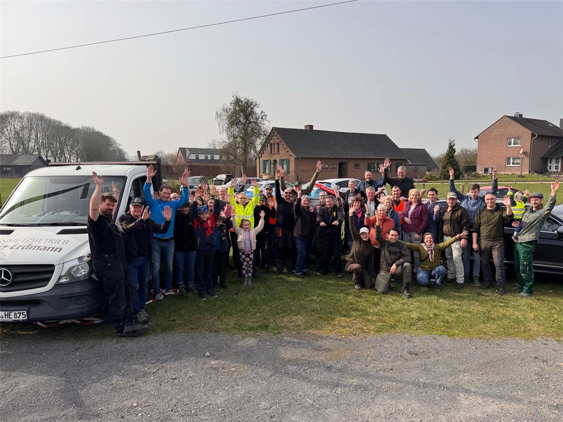 Die zahlreiche Helfer der Aktion in Hüthum und Borghees. Foto: privat