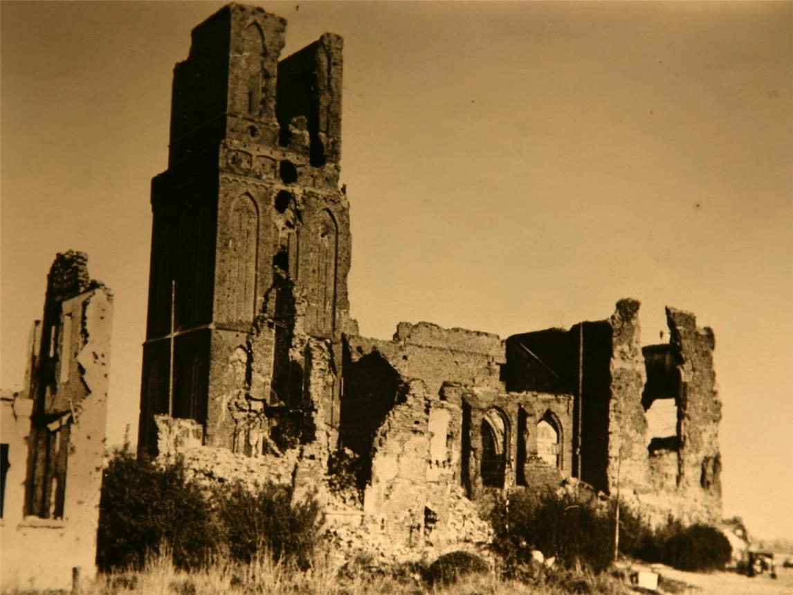 Die zerstörte Martini-Kirche in Emmerich: Foto: privat