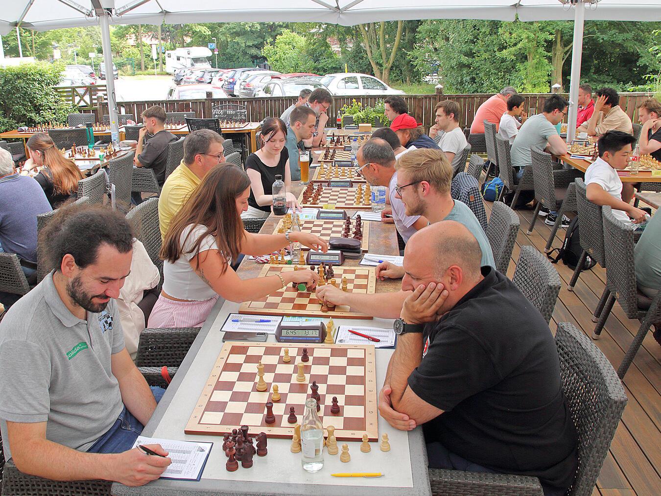 Die zweite Auflage des Sommerturniers des Schachclubs Geldern fand am vergangenen Samstag in den Lindenstuben statt.NN-Foto: Theo Leie