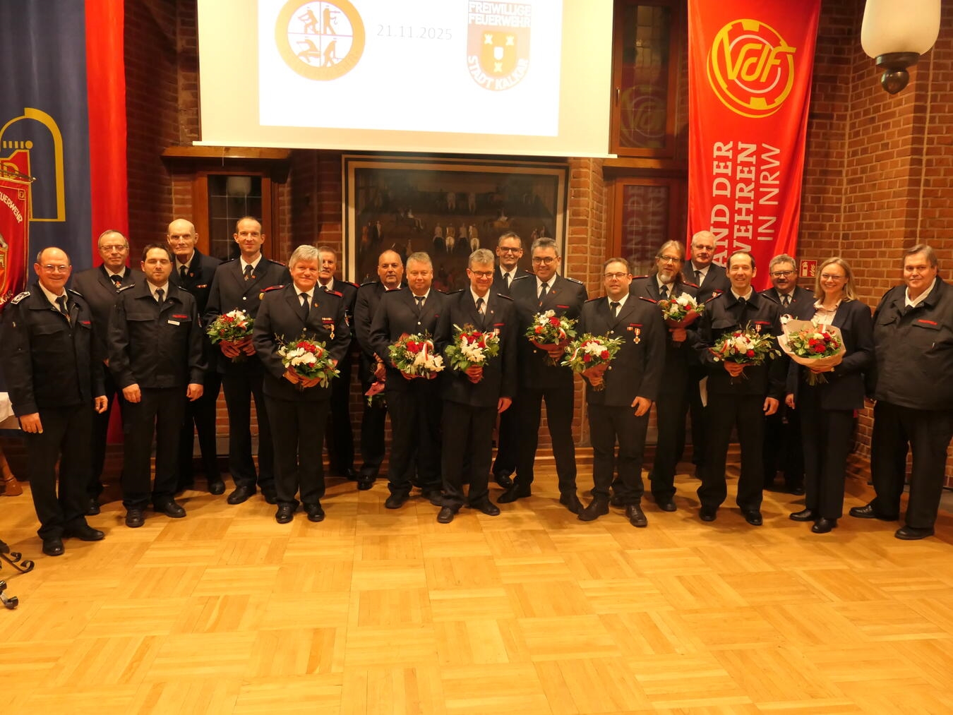 DieGeehrten konnten auf viele Jahre Mitgliedschaft in der Freiwilligen Feuerwehr Kalkar zurückblicken.Foto: Freiwillige Feuerwehr Kalkar