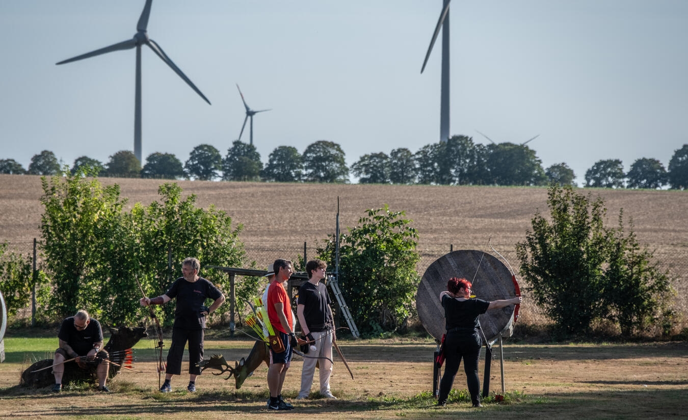Dienstag, den 19.08.2025. Beim BSC Louisendorf gibt es die 3 D Gruppe. die jewei...