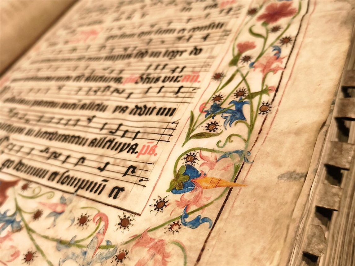Diese Handschrift um 1525 ist nur ein Beispiel für die einzigartigen Buchschätze der historischen StiftsBibliothek Xanten. Foto: StiftsMuseum Xanten