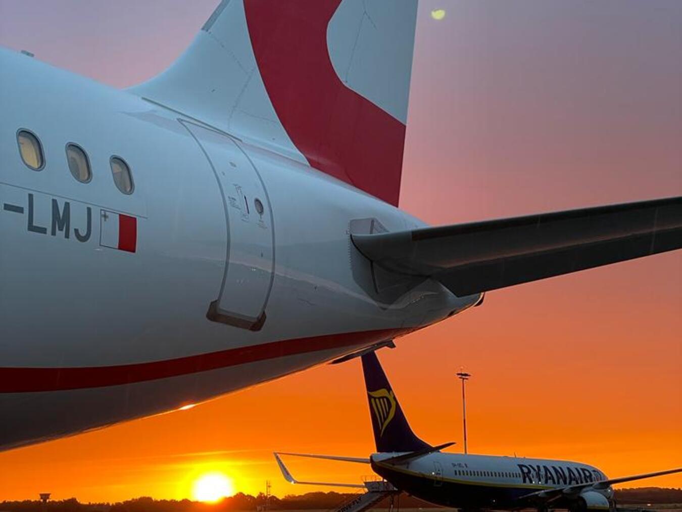 Diesen romantischen Moment hat Mitarbeiterin Ute Fink in der Früh am Airport Weeze festgehalten.Foto: Ute Fink