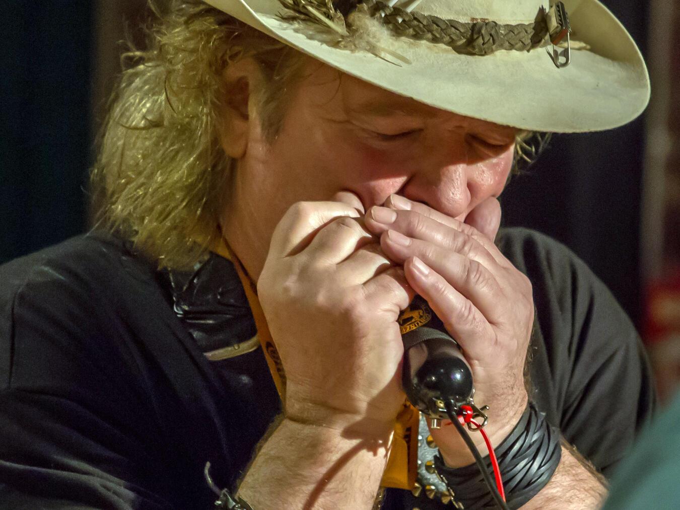 Live-Musik, Comedy, Kunst, Tanz und Public Viewing Doc Tom and the Wolf Harp Gang gastieren beim Jazz & more an der Burgruine.