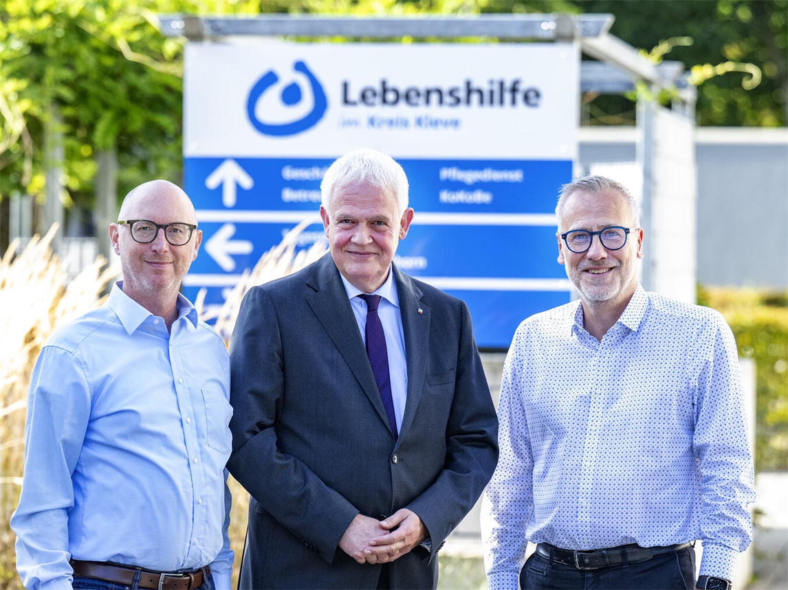 Dr. Günther Bergmann diskutiert mit Lebenshilfe-Vorständen über Eingliederungshilfe und KiBiz-Reform im Kreis Kleve.