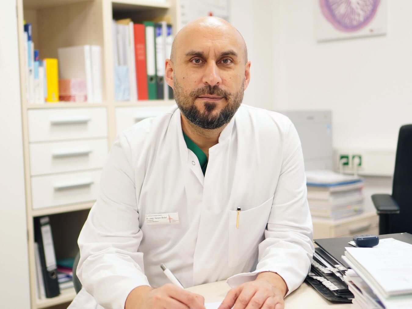 Dr. Kerem Bulut, Chefarzt der Klinik für Gastroenterologie im St.-Clemens-Hospital Geldern.Foto: St.-Clemens-Hospital