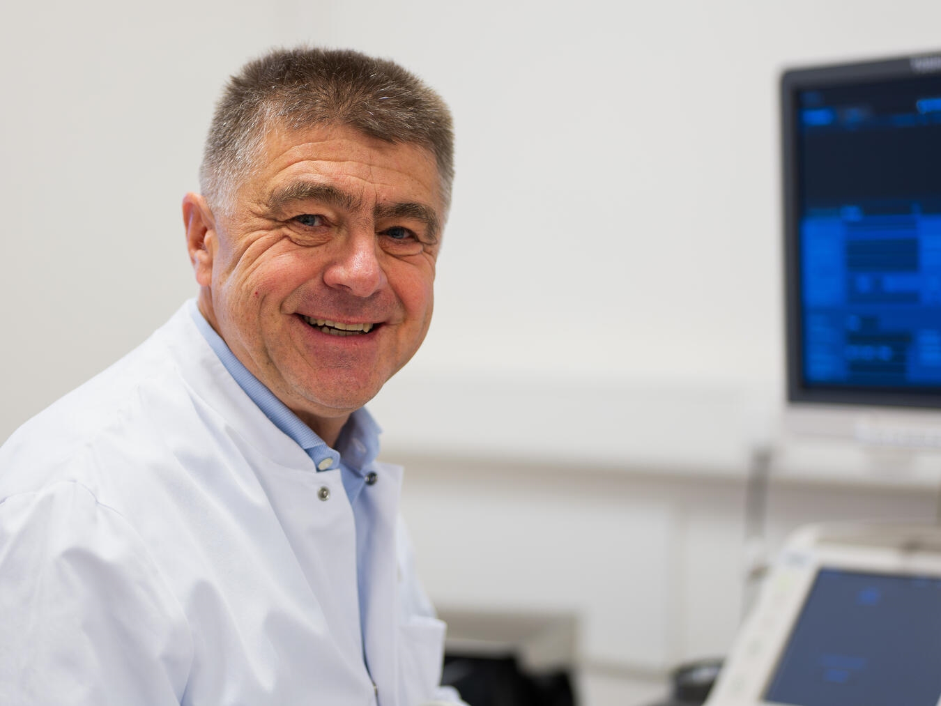 Dr. Lubos Trnka, Chefarzt der Gynäkologie in Kleve und Leiter des Brustzentrums. Foto: Luca Welles