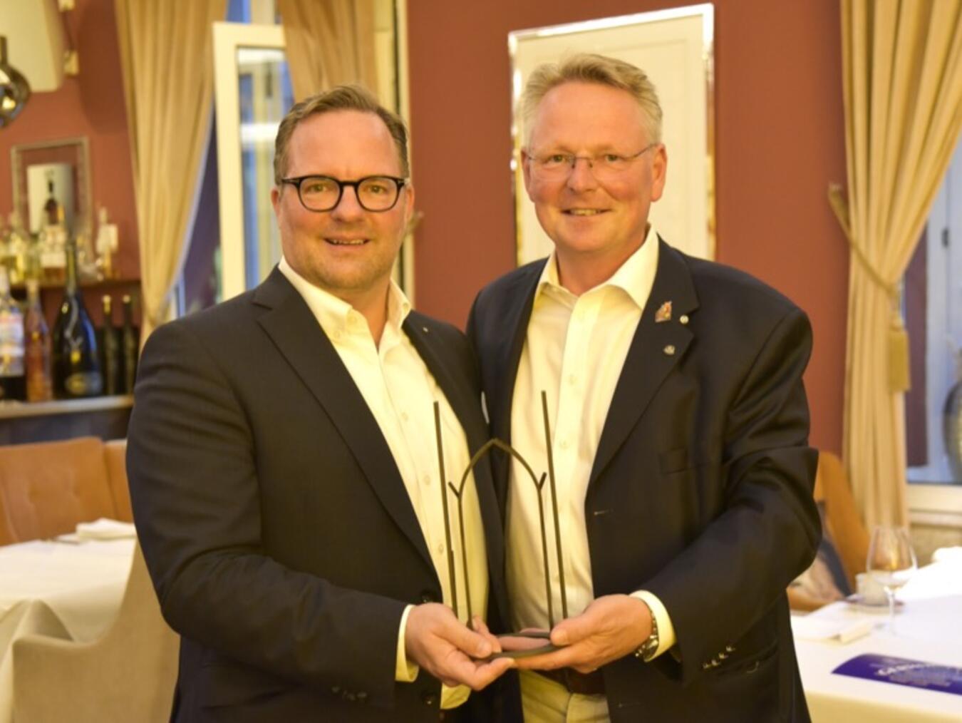 Dr. Martin Neese (r.) übernimmt für Dr. Gerhard Pariser. Foto: privat