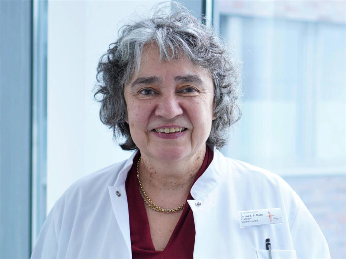Dr. med. Susanne Born, Chefärztin der Klinik für Allgemein- und Viszeralchirurgie sowie Leiterin des Reflux- und des Adipositas-Zentrums im St.-Clemens-Hospital Geldern.Fotos: St.-Clemens-Hospital